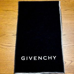 Givenchy 4G Scarf Wool